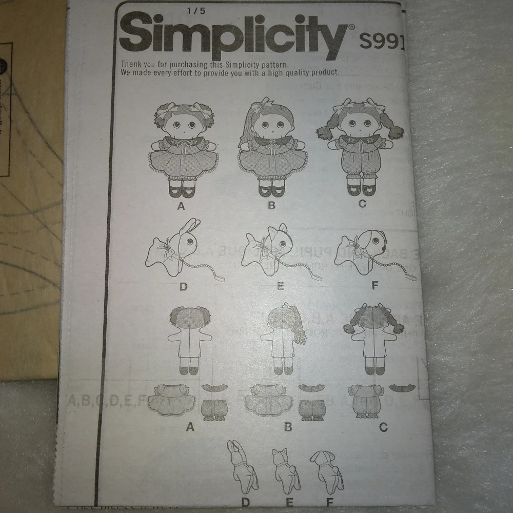 SIMPLICITY S9910 Plush dolls with clothes and plush pets By Elaine Heigl Designs